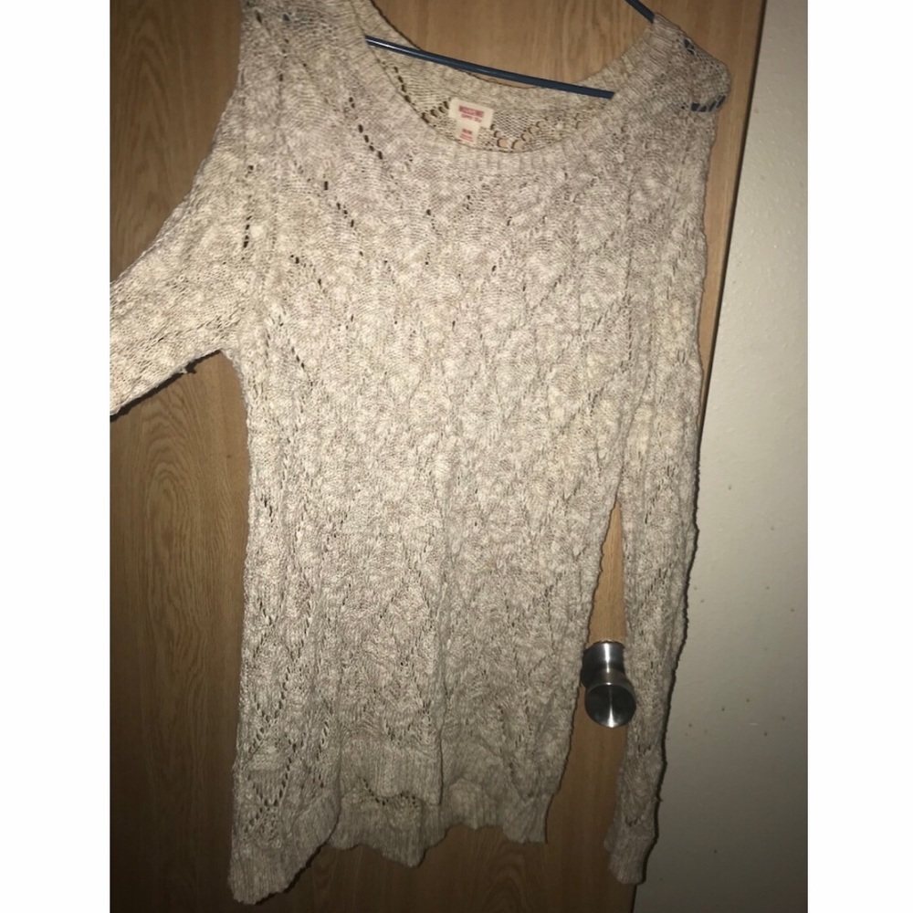 Sweater - Picture 4 of 4